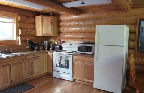Martin City Cabin | Cozy log cabin six miles from west entrance to Glacier National Park