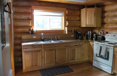 Martin City Cabin | Cozy log cabin six miles from west entrance to Glacier National Park