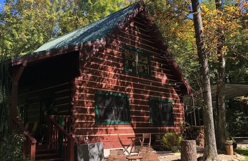 Hartford Cabin | Cozy Log cabin tucked away in the Smokey Mountain, Pet friendly, Sauna, Hot Tub