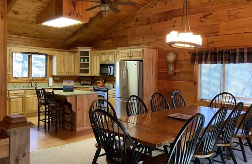 Massanutten House | Cozy Log Cabin w/Hot tub & Game Room