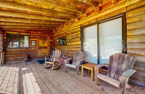 Weston Cabin | Cozy log cabin w/wood-burning fireplace, balcony, close to recreation, pond