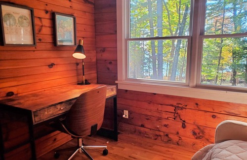 West Bath Cabin | Cozy Log Cabin: Woods on the Water