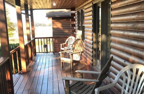 Girard House | Cozy Log Home