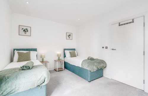 St. Mary's Park Apartment | Cozy London Apartment with 2 Bedrooms
