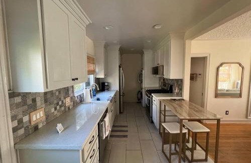 Eastside House | Cozy Long Beach Bungalow!