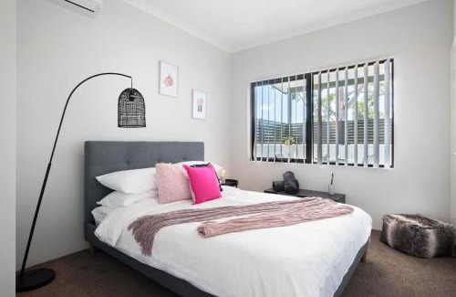 Attadale Apartment | Cozy Lovely 2bdrm Walk To River