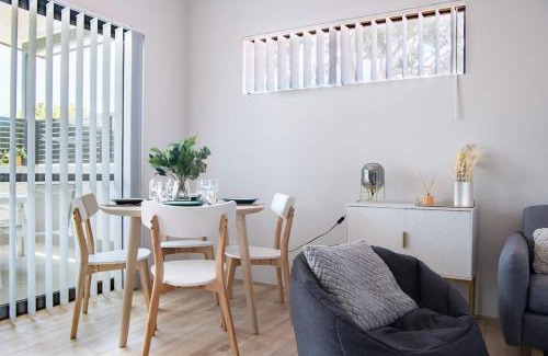 Attadale Apartment | Cozy Lovely 2bdrm Walk To River