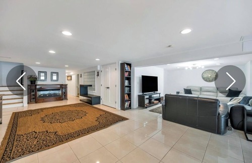 Dix Hills Apartment | Cozy Lower level Retreat with 3 Bedrooms 1.5 Bathrooms apartment in Dix Hills