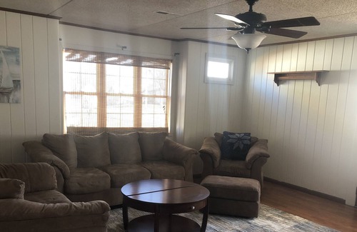Bellevue House | Cozy Lustron home in Beautiful Bellevue! Walk to the Mississippi!
