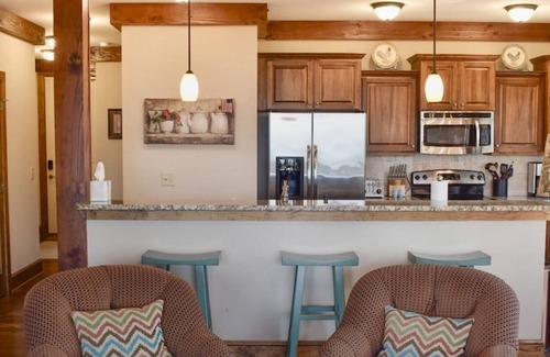 Boone Condo | Cozy Luxe Echota: Spectacular View; 2 Kings;No Stairs;Szn Decor; Pools;Fireplace