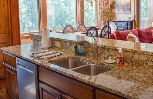 Boone Condo | Cozy Luxe Echota: Spectacular View; 2 Kings;No Stairs;Szn Decor; Pools;Fireplace