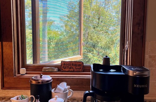 Boone Condo | Cozy Luxe Echota: Spectacular View; 2 Kings;No Stairs;Szn Decor; Pools;Fireplace