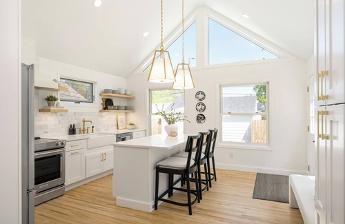 Fulton House | Cozy Luxury at 50th & France