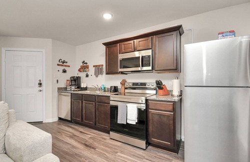 Greater East End House | Cozy Luxury Home, Games, King Bed, Sleeps 12