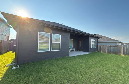 Magnolia House | Cozy Magnolia Retreat – 4BR/3BA Family Home