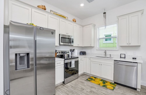 West Kissimmee Cottage | Cozy Margaritaville Cottage, Near Disney + Universal!