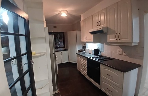 Margate House | Cozy Margate Retreat family home with 2 Bedrooms