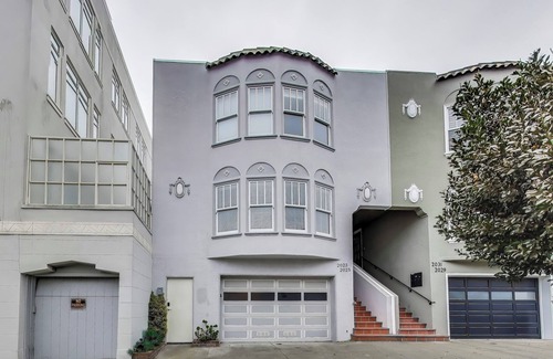 Marina District Apartment | Cozy Marina Studio w/Murphy Bed & Garden Oasis