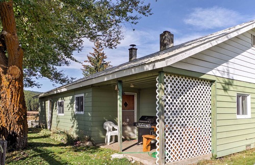 New Meadows House | Cozy McCall Area Home w/360 Degree Mountain Views