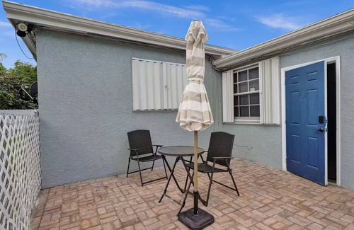 Golden Glades Apartment | Cozy Miami Apt - TOP RATED! ! !