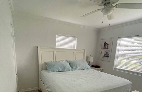 Vero Beach House | Cozy Mid Century Bungalow with pool close to beaches and downtown Vero Beach.