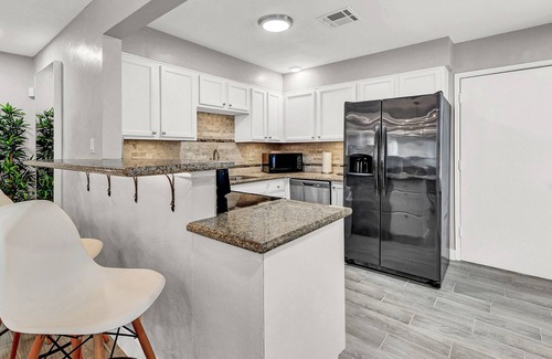 Townsite House | Cozy Mid-Century Modern Getaway