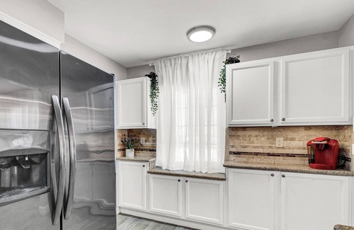 Townsite House | Cozy Mid-Century Modern Getaway