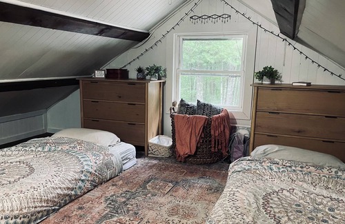 South China Cabin | Cozy Mid-Coast Cabin on China Lake-Family Friendly!