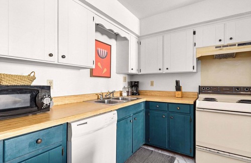 Music Row Apartment | Cozy Midtown Apt, Central Location, Walkable!