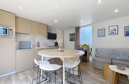 Jullouville-les-Pins House | Cozy Mobile Home for 4 with 2 Baths, Terrace & Parking Near Beach