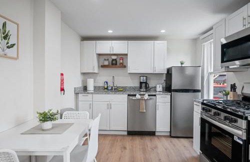 Natrona Heights Apartment | Cozy & Modern 1 Bdr Apt Natrona