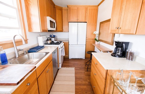 Redondo Beach Apartment | Cozy Modern 1-bedroom 100 steps from the beach Redondo Beach