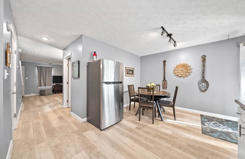 Jonesboro House | Cozy, modern 2 story townhome!