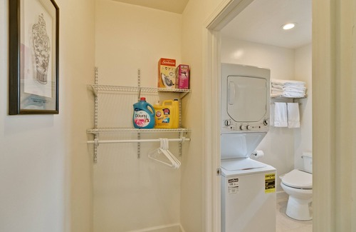 North Central House | Cozy Modern 3B/1B entire house w A/C in San Mateo, California. No pet/smoke
