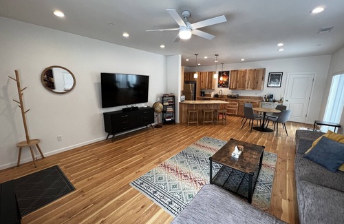 Mount Shasta House | Cozy modern 3bd/2ba home centrally located in the mountains