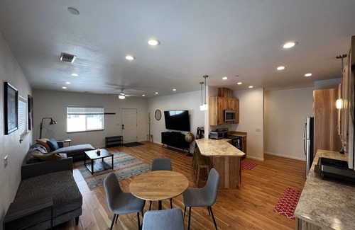 Mount Shasta House | Cozy modern 3bd/2ba home centrally located in the mountains
