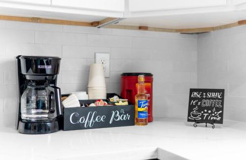 Northside House | Cozy Modern 3BR Houston Townhome