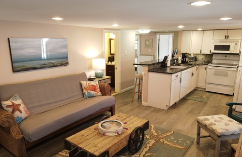 Sea Isle City Apartment | COZY MODERN & AFFORDABLE 1st floor SIC apartment ONE BLOCK from beach