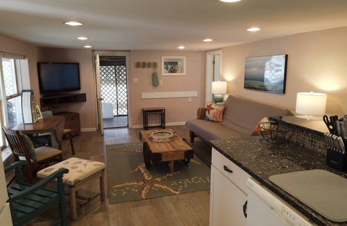 Sea Isle City Apartment | COZY MODERN & AFFORDABLE 1st floor SIC apartment ONE BLOCK from beach