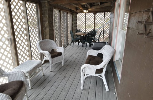 Sea Isle City Apartment | COZY MODERN & AFFORDABLE 1st floor SIC apartment ONE BLOCK from beach