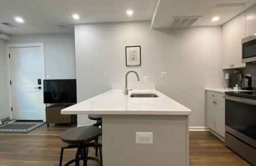 Georgetown Apartment | Cozy Modern Apt. In G-Town
