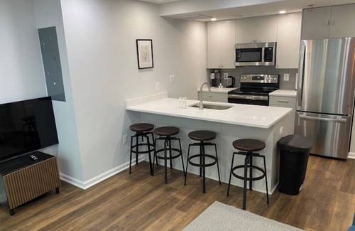 Georgetown Apartment | Cozy Modern Apt. In G-Town