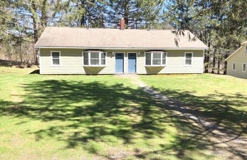 West Stockbridge Condo | Cozy Modern Berkshires Rental (Mins from Lenox, Kripalu & Tanglewood)