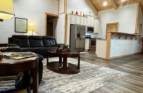 McCaysville Cabin | Cozy Modern Cabin in North Georgia!