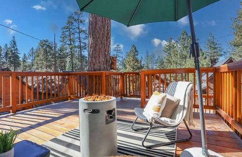 Big Bear Lake Cabin | Cozy Modern Cabin Near Lake, Spa, Village, & Ski Slope