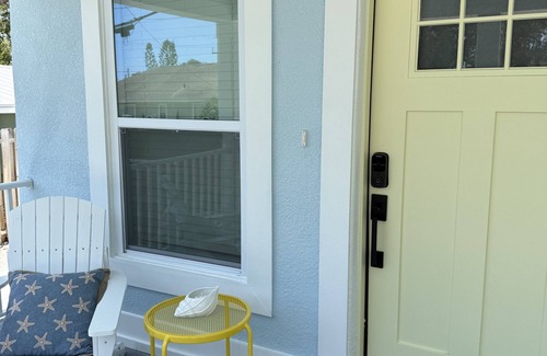 Tarpon Springs House | Cozy & Modern Coastal Retreat- Steps from the Sponge Docks!