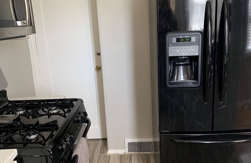 East Orange Condo | Cozy Modern Condo