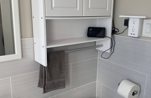East Orange Condo | Cozy Modern Condo