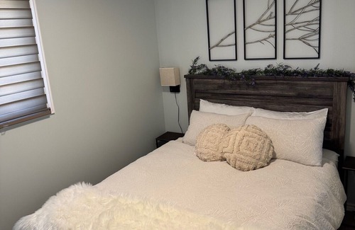 Manitoulin District Cabin | Cozy modern cottage overlooking the North Channel on Manitoulin Island.