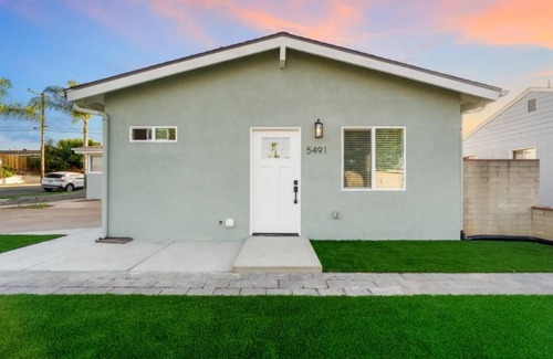Allied Gardens House | Cozy Modern Guest House in Central San Diego 🌴✨